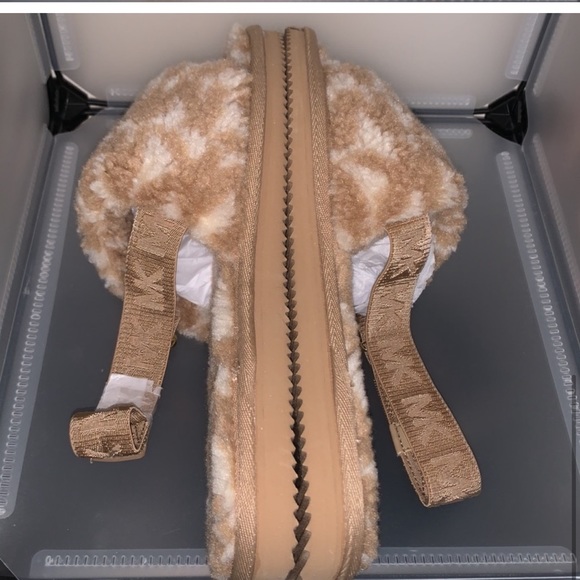 Michael Kors Juniper slippery slides size 7 - Picture 5 of 6